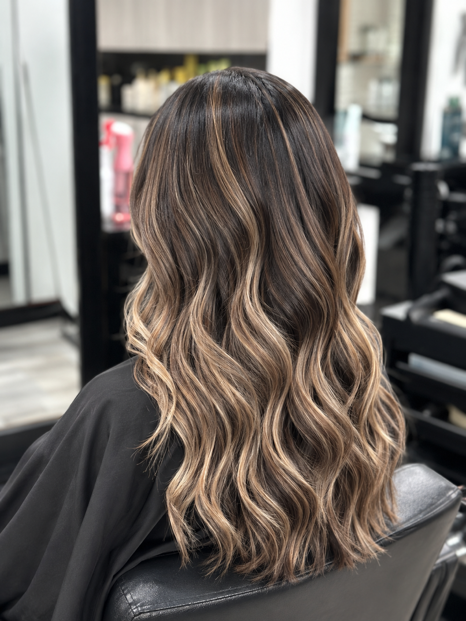 You are currently viewing Why “Lived-In” Hair Color Is One of the Most Requested Looks